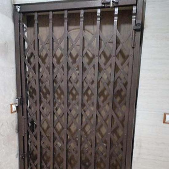 درب آکاردئونی فولادی ضخیم